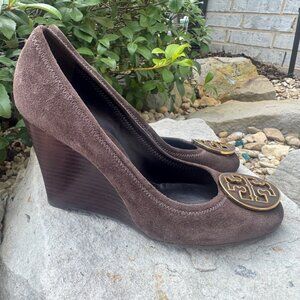 Tory Burch Brown Leather Suede Sally Wedge Gold Tone Logo Heels Shoes Size 8